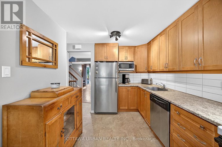 29002316/7986-decarie-drive/orleans-wood/ottawa/ontario/K1C2C4_11
