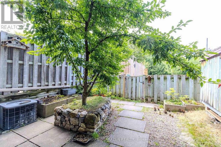 28745998/106-costello-avenue/leslie-park/ottawa/ontario/K2H7C5_24