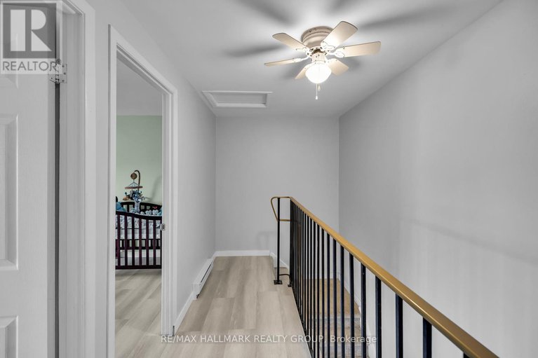 28720847/c-19-banner-road/sheahan-estatestrend-village/ottawa/ontario/K2H8T3_29