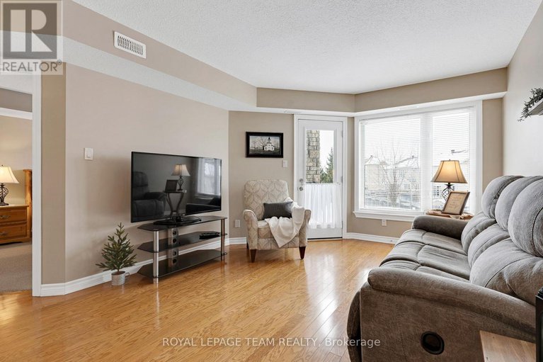 29357377/205-398-van-buren-street/kemptville/north-grenville/ontario/K0G1J0_19