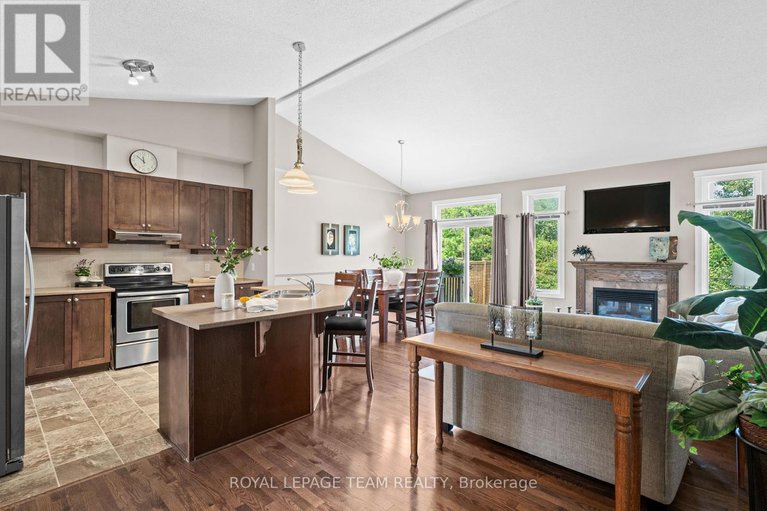 28746377/920-burwash-landing-bay/morgans-grantsouth-march/ottawa/ontario/K2W0C8_9