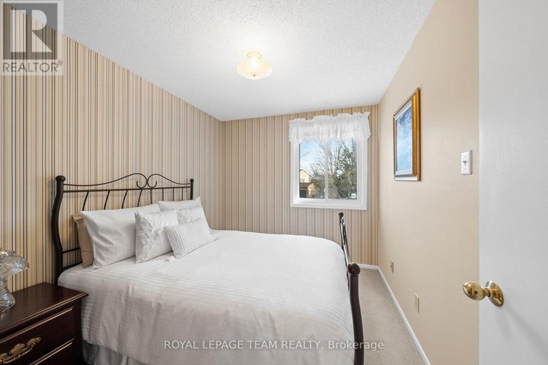 29528720/7942-decarie-drive/orleans-wood/ottawa/ontario/K1C2K3_20