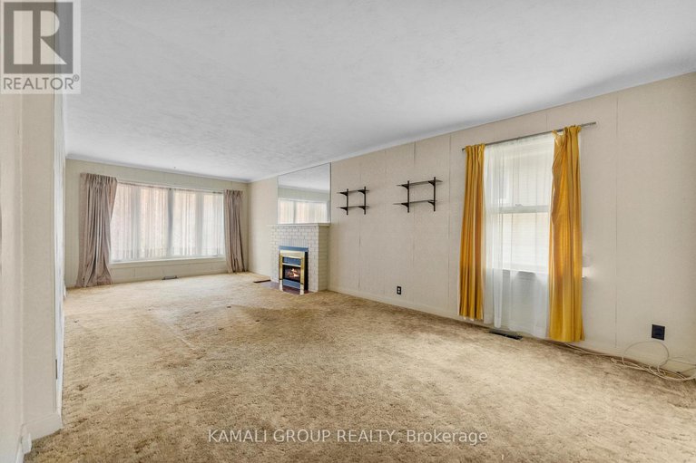 29087662/683-courtenay-avenue/laurentianview/ottawa/ontario/K2A3B8_14