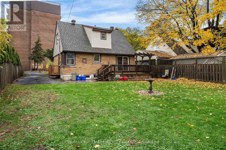 29078857/2028-othello-avenue/elmvale-acresurbandale/ottawa/ontario/K1G2A6_23