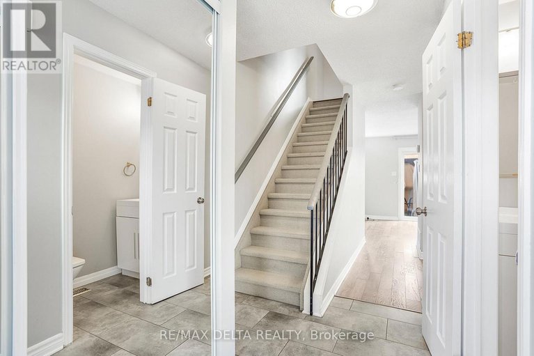 28227757/1822-loranger-court/chapel-hill/ottawa/ontario/K1C7H6_6