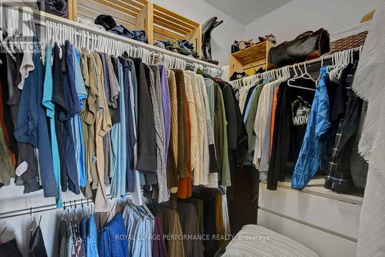 29329545/95-manhattan-crescent/central-park/ottawa/ontario/K2C4B7_27