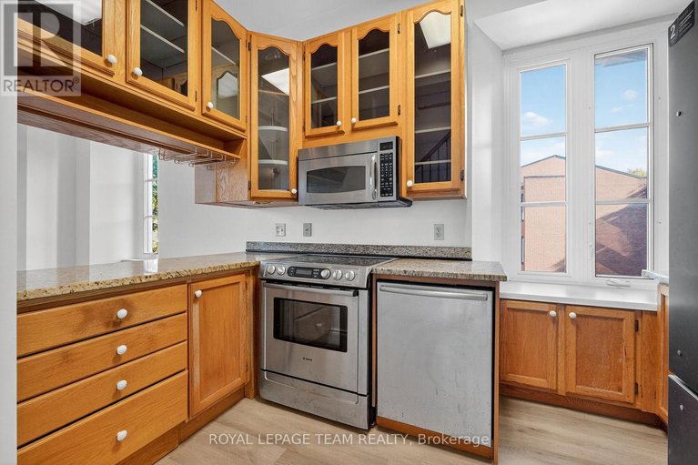 28946487/6-635-richmond-road/woodroffe/ottawa/ontario/K2A0G6_14