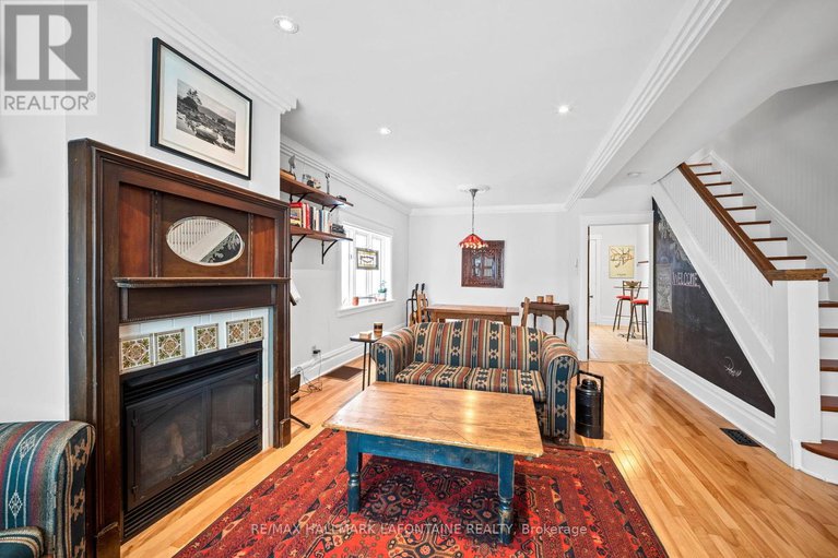 28286991/143-blackburn-avenue/sandy-hill/ottawa/ontario/K1N8A6_11