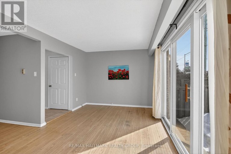 29672742/427-moodie-drive/bells-corners/ottawa/ontario/K2H8A5_9