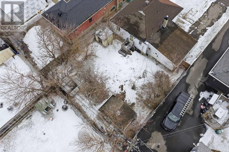 29466008/479-newman-avenue/overbrookcastle-heights/ottawa/ontario/K1K1N8_11