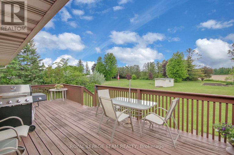 28394821/6022-third-line-road-n/rideau-twp-w-of-hwy-16-north-of-reg-rd-6/ottawa/ontario/K0A2T0_43