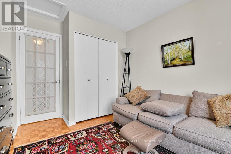 29376844/95-837-eastvale-drive/beaconwood/ottawa/ontario/K1J7T5_24