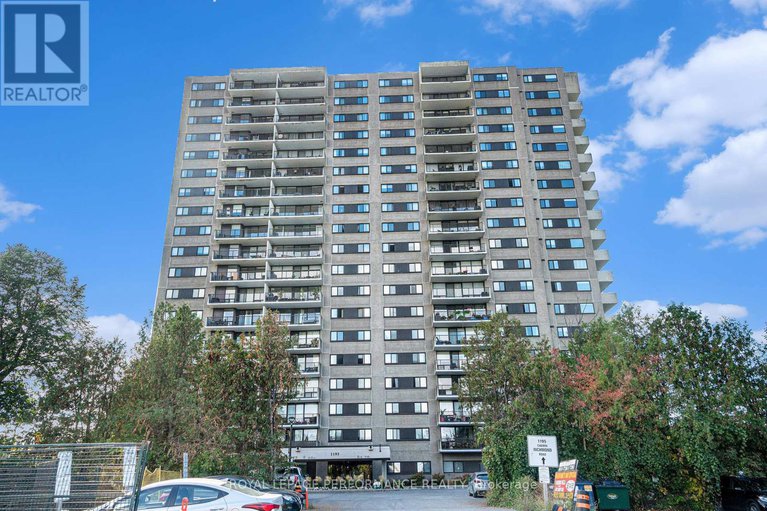 28976196/1508-1195-richmond-road/woodroffe/ottawa/ontario/K2B8E4_2
