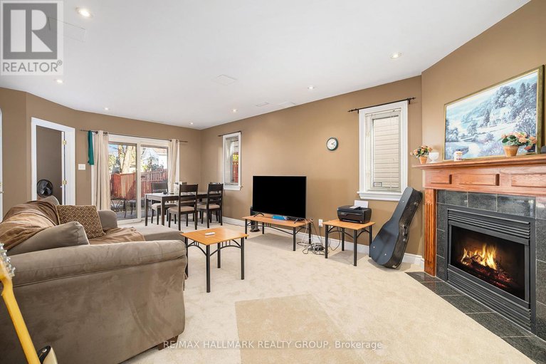 28920154/24-castle-glen-crescent/glencairnhazeldean/ottawa/ontario/K2L4H1_21