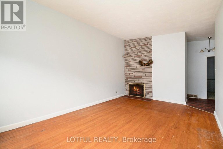 28780680/328-perrier-avenue/vanier/ottawa/ontario/K1L5C7_8