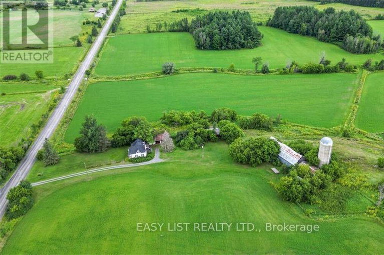 27252298/2691-canaan-road/clarencerockland-twp/clarence-rockland/ontario/K0A3E0_9