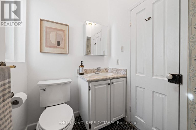 29393365/210-daly-avenue/sandy-hill/ottawa/ontario/K1N6G2_30