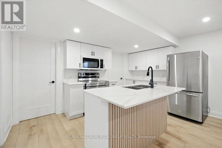 28647832/126-hawk-crescent/hunt-clubwestern-community/ottawa/ontario/K1V9G7_24