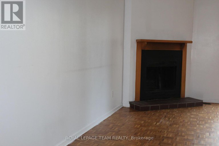 28509470/322-des-epinettes-avenue/queenswood-heights-south/ottawa/ontario/K1E2L6_4