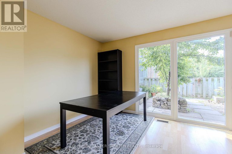 28745998/106-costello-avenue/leslie-park/ottawa/ontario/K2H7C5_17