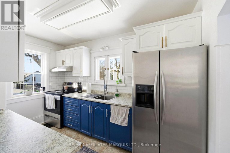 29365860/14-spring-street/maxville/north-glengarry/ontario/K0C1T0_17