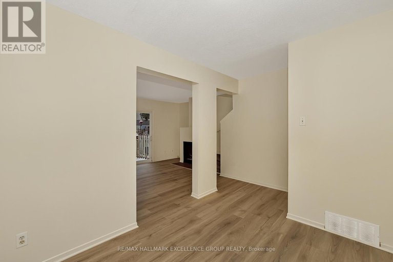 29167198/15-1968-fairglen-mews/blackburn-hamlet-south/ottawa/ontario/K1B5A5_12