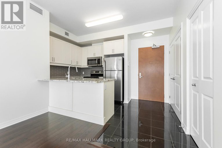 28537362/ph1-2702-242-rideau-street/sandy-hill/ottawa/ontario/K1N0B7_5
