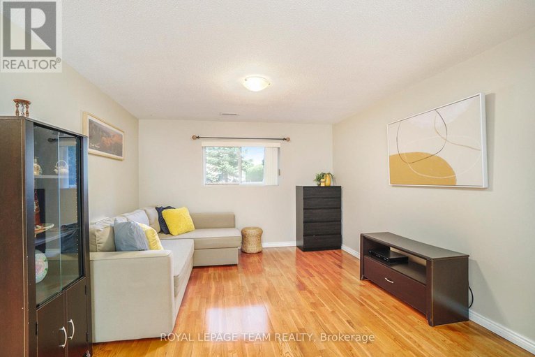 28576788/6870-edgar-brault-street/orleanssunridge/ottawa/ontario/K1C1L7_18