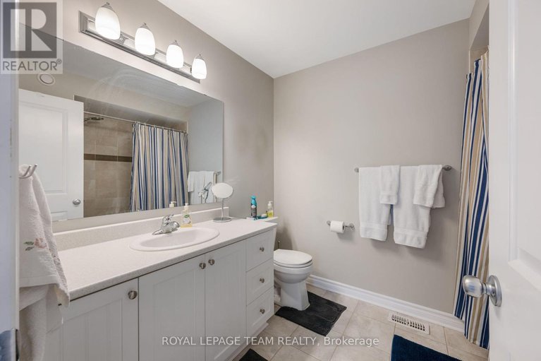 28396452/844-cedar-creek-drive/blossom-parkkemp-parkfindlay-creek/ottawa/ontario/K1T0B3_21