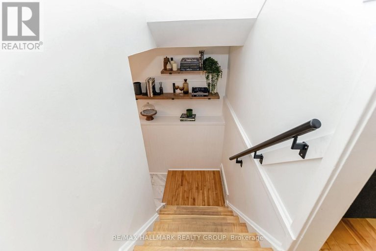 29518318/1225-foxbar-avenue/ellwood/ottawa/ontario/K1V6V4_10