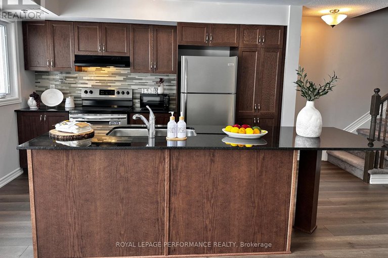 29430719/517-ozawa-private-e/cfb-rockcliffe-and-area/ottawa/ontario/K1K4Z8_8