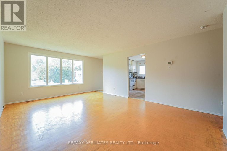 28708608/208-old-colony-road-e/glencairnhazeldean/ottawa/ontario/K2L1M7_13