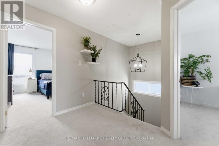 29416522/1091-burgundy-lane/convent-glen/ottawa/ontario/K1C2M9_19