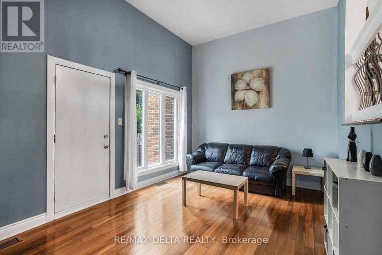 28534404/8-2296-orient-park-drive/blackburn-hamlet-south/ottawa/ontario/K1B4N6_7