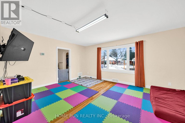 29367174/546-donald-street/castle-heightsrideau-high/ottawa/ontario/K1K1L7_13