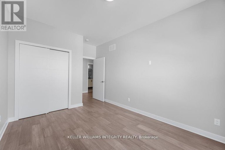 28308587/a-875-contour-street/mer-bleuebradley-estatesanderson-park/ottawa/ontario/K1W0G6_20