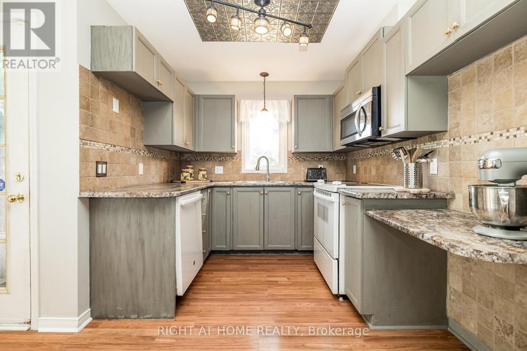 28636407/2-whalings-circle/stittsville-central/ottawa/ontario/K2S1S4_8
