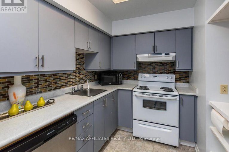 28469653/230-848-seyton-drive/westcliffe-estates/ottawa/ontario/K2H9G6_18