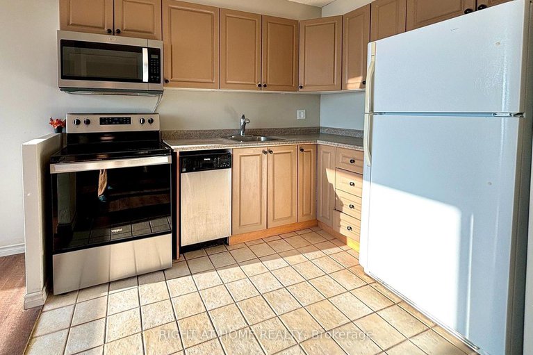 29212517/707-20-chesterton-drive/borden-farmstewart-farmcarleton-heightsparkwood-hills/ottawa/ontario/K2E6Z7_6