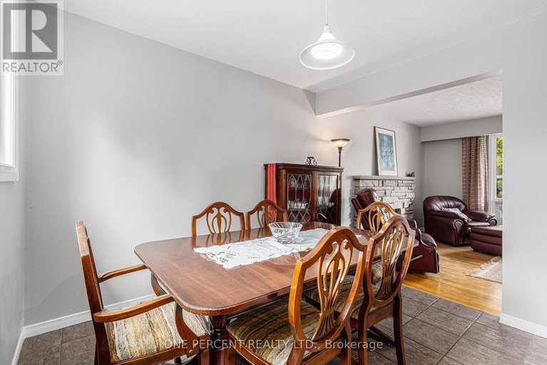 28782240/2563-egan-road/mooneys-bayriverside-park/ottawa/ontario/K1V8M9_11