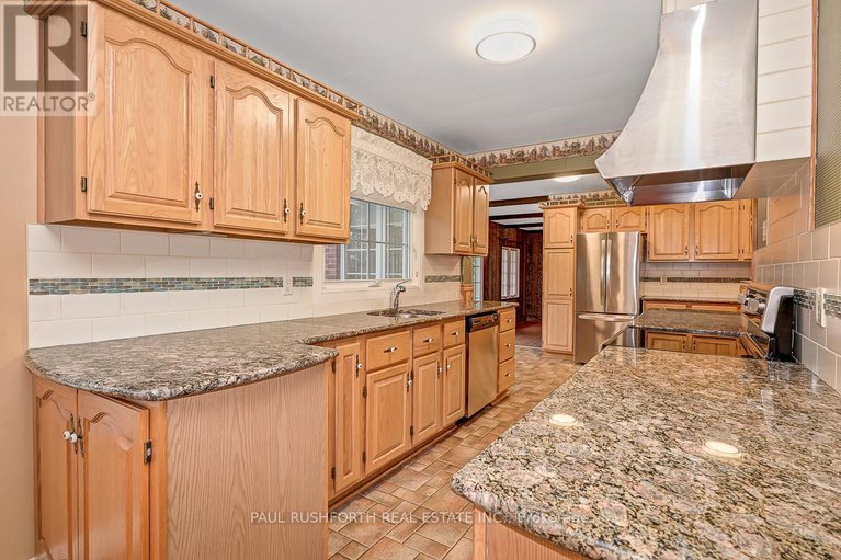 29134551/6-roundhay-drive/manordale/ottawa/ontario/K2G1B5_8