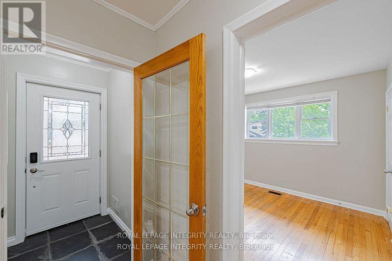 28557939/1695-gage-crescent-n/bel-air-heights/ottawa/ontario/K2C0Z7_5