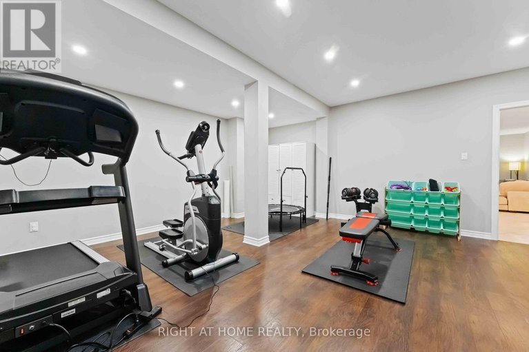 29367758/248-maygrass-way/remainder-of-stittsville-area/ottawa/ontario/K2S2K9_36