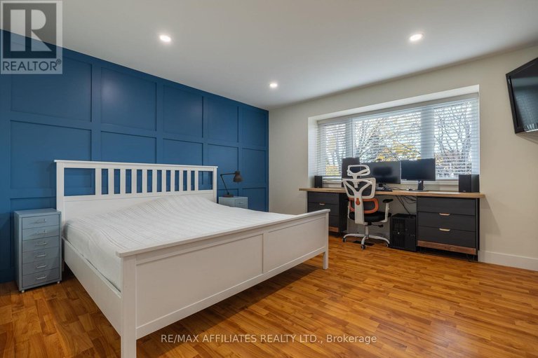 29083529/1687-tache-way/fallingbrookpineridge/ottawa/ontario/K4A2T5_29