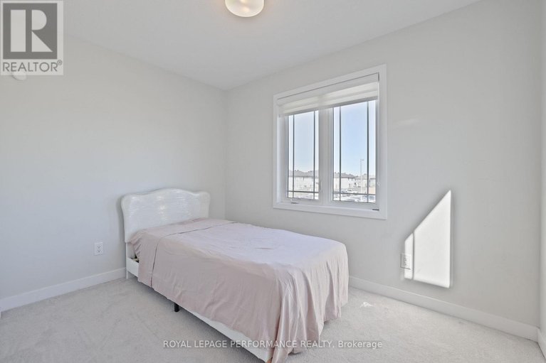 28917184/116-main-halyard-lane/half-moon-bay/ottawa/ontario/K2J7B6_18