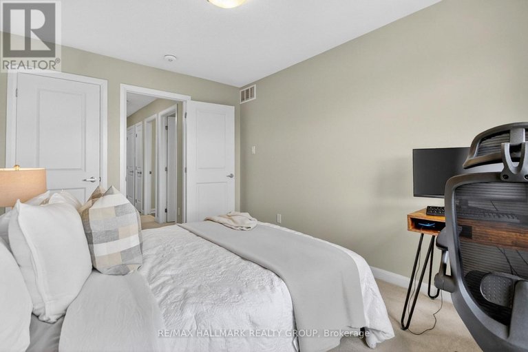 29577723/58-teelin-circle/half-moon-bay/ottawa/ontario/K2J6T9_31