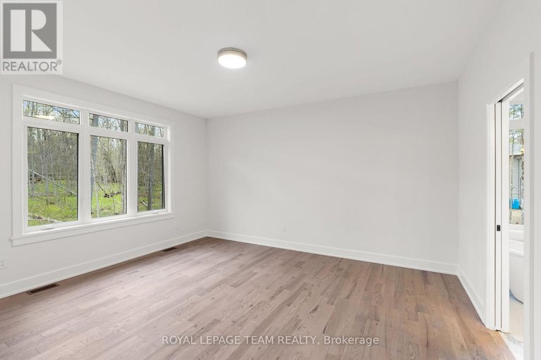 28410358/79-hogan-drive/mcnabbraeside-twps/mcnabbraeside/ontario/K7S0H8_19