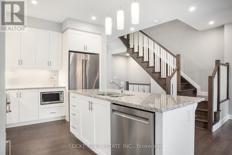 28596874/517-pimiwidon-street/cfb-rockcliffe-and-area/ottawa/ontario/K1K5A1_9