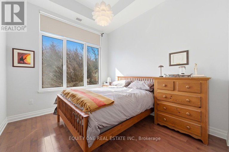 29424820/105-90-landry-street/vanier/ottawa/ontario/K1L0A9_17