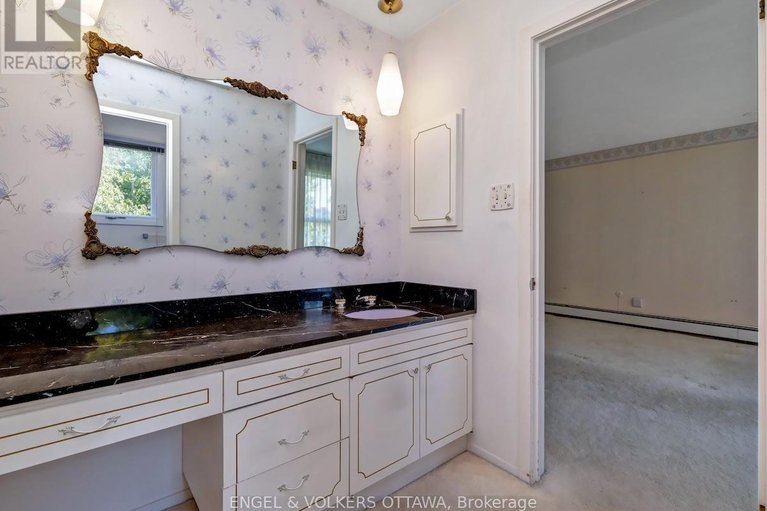 28544355/968-sadler-crescent/whitehaven/ottawa/ontario/K2B5H7_34